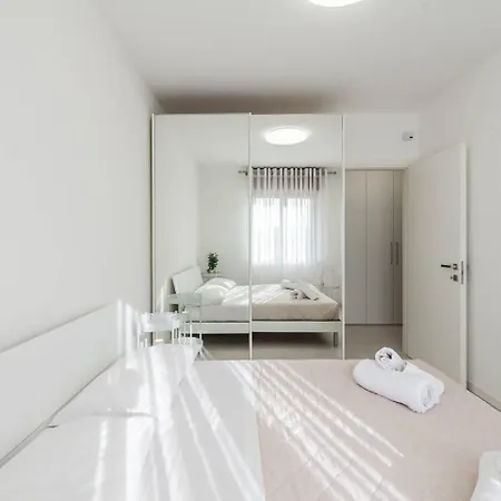 Southside Superior 2 Bedrooms Free Parking *